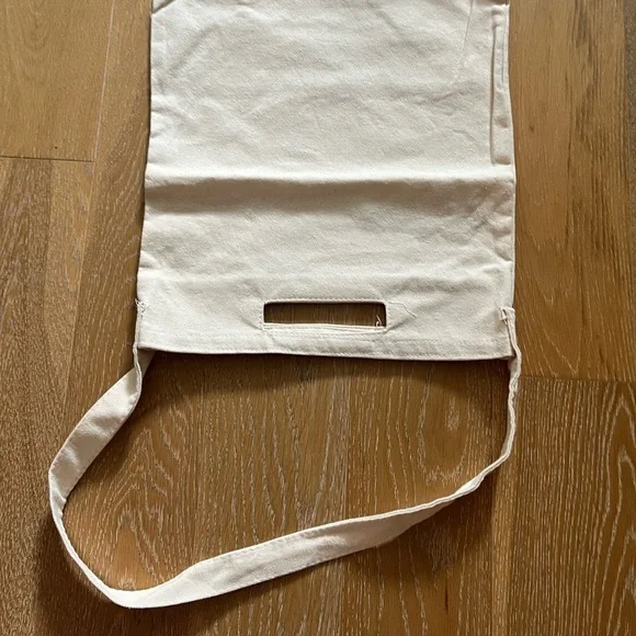 Stylish Cream Tote Bag - Picture 4 of 6